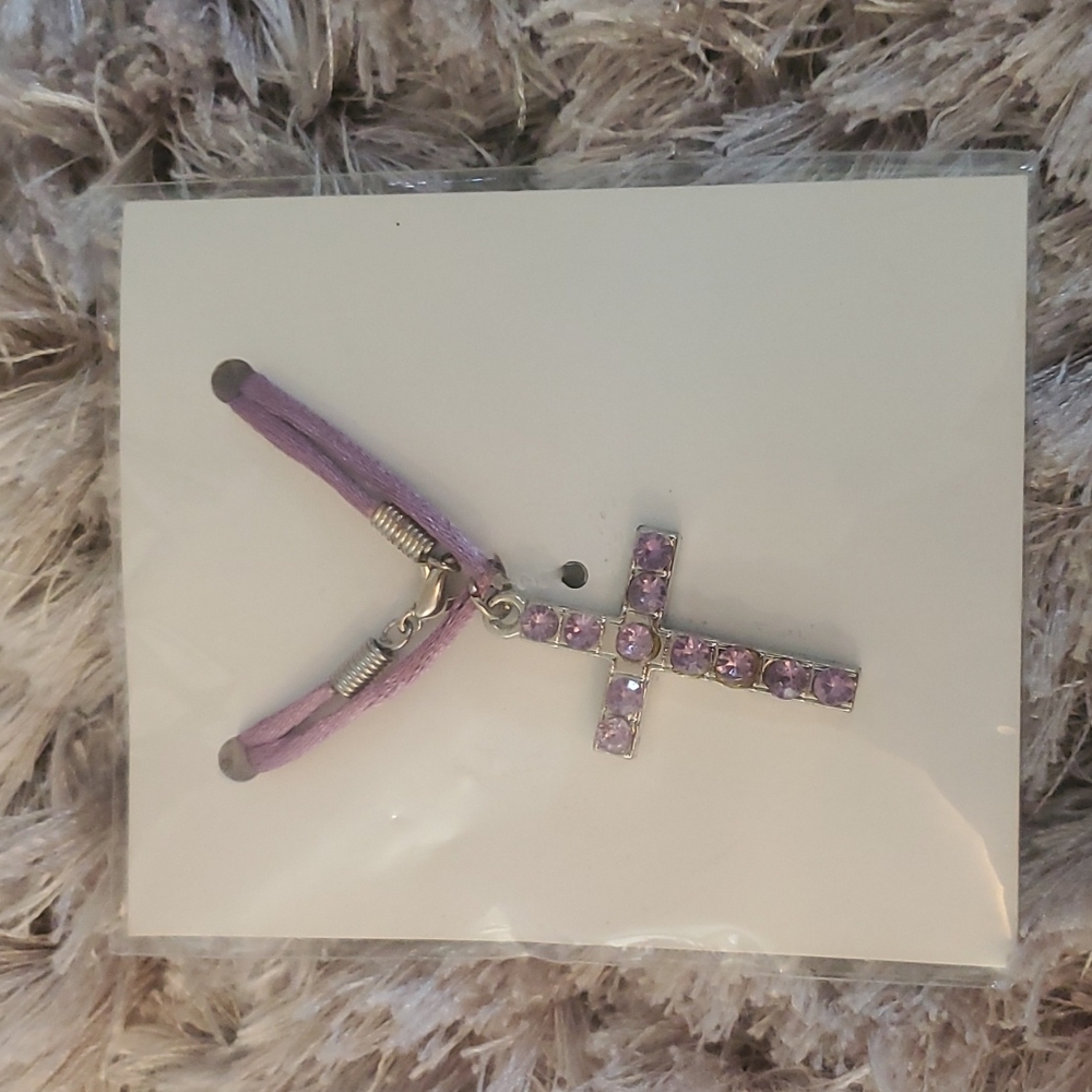 Cross necklace with satin cording